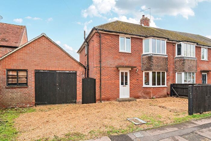 3 Bedroom Semi-Detached House For Sale In Newbury, Berkshire, RG14
