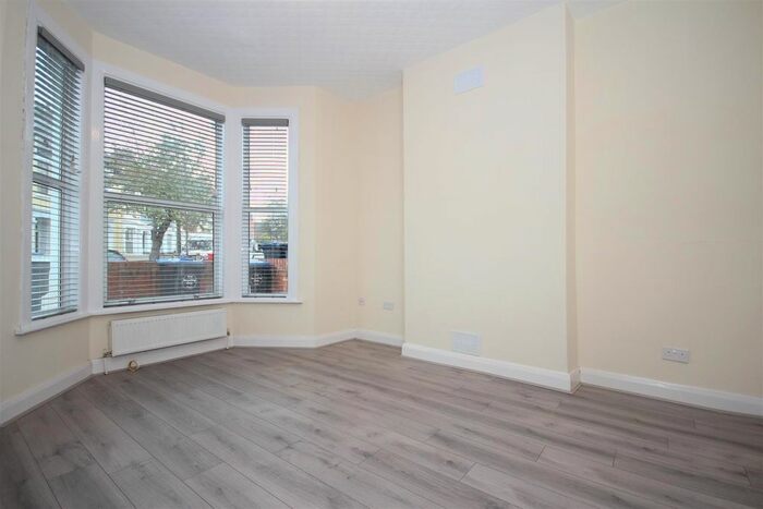 2 Bedroom Flat To Rent In Fortune Gate Road, Harlesden, NW10
