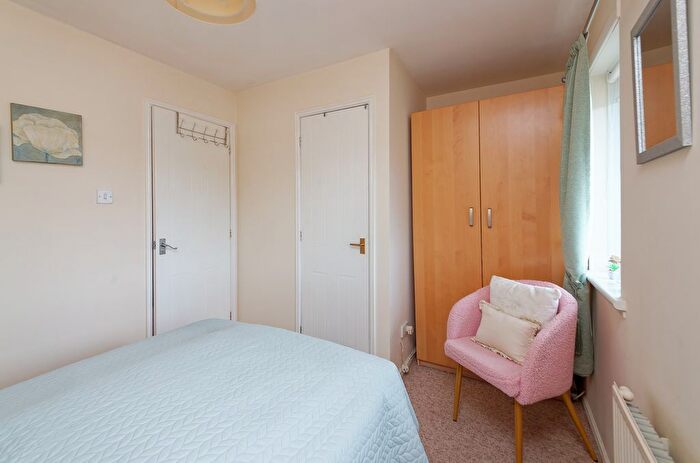 2 Bedroom Terraced House For Sale In Cromptons Grove, Paisley, PA1