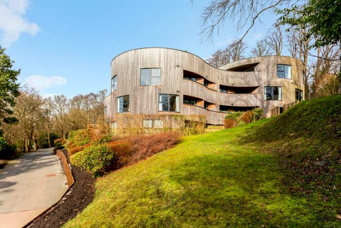 2 Bedroom Apartment To Rent In Warlingham, CR6