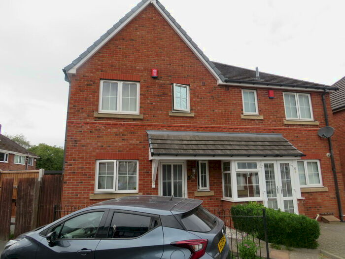 3 Bedroom House To Rent In Pound Close, Oldbury, B68