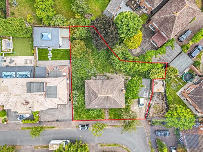 4 Bedroom Detached House For Sale In Lyndhurst Rise, Chigwell, Essex, IG7