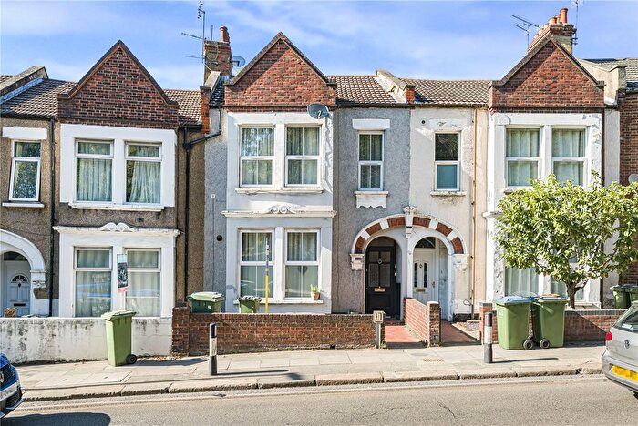 2 Bedroom Flat For Sale In Hillreach, Woolwich, SE18