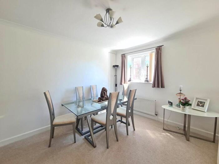 2 Bedroom Apartment To Rent In Haven Road, Canford Cliffs, BH13