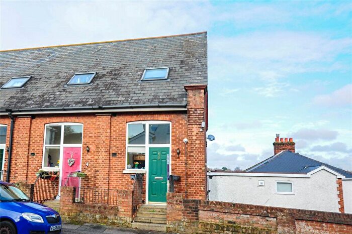 3 Bedroom End Of Terrace House For Sale In Wayne Road, Parkstone, Poole, Dorset, BH12