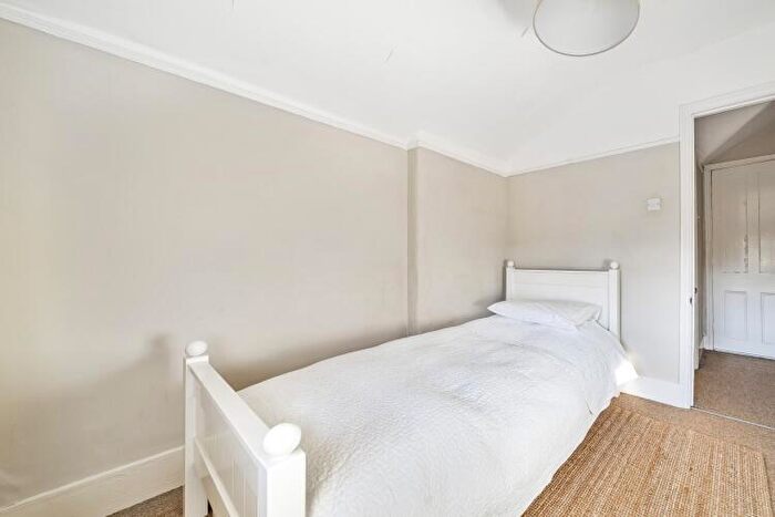 2 Bedroom Flat To Rent In Blackheath Grove Blackheath, SE3