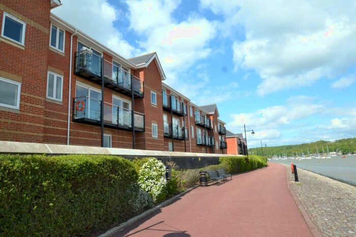2 Bedroom Apartment To Rent In Cheldoc Rise, St. Marys Island, Chatham, Kent, ME4
