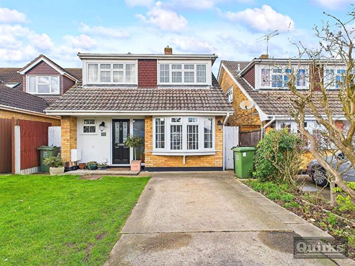 4 Bedroom Detached House For Sale In Hill Avenue, Wickford, SS11