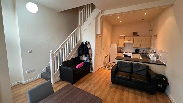 2 Bedroom Duplex To Rent In £pppw, Egerton Road, Manchester, M14