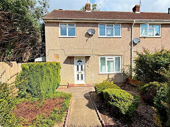 3 Bedroom End Terrace House To Rent In St. Edmunds Close, Langley Green, Crawley, RH11