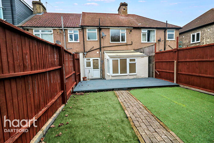 3 Bedroom Semi Detached House To Rent In Grosvenor Crescent, Dartford, DA1