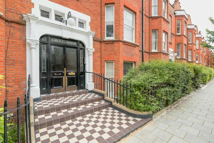 2 Bedroom Flat To Rent In Flanders Road, London, W4