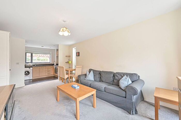 3 Bedroom Flat To Rent In Ajax Avenue, Colindale, London, NW9