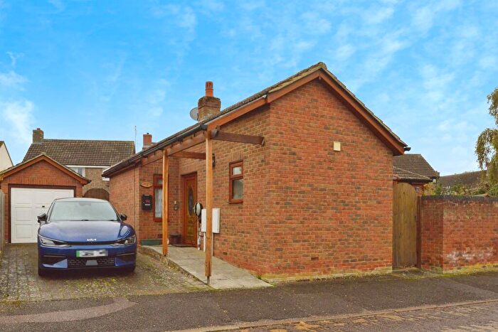 2 Bedroom Semi-Detached Bungalow For Sale In St. James Close, Hanslope, Milton Keynes, MK19