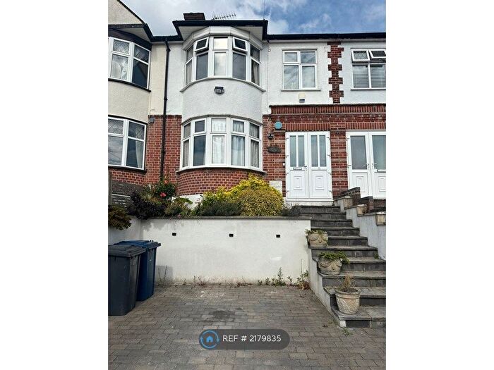 5 Bedroom Terraced House To Rent In Ferney Road, East Barnet, Barnet, EN4