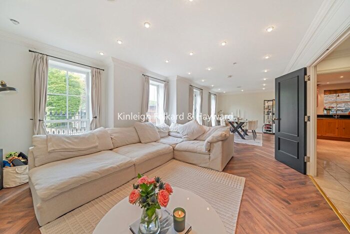 2 Bedroom Flat For Sale In Widmore Road, Bromley, BR1