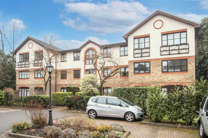 2 Bedroom Flat To Rent In Heathview Court, Parkside, London, SW19