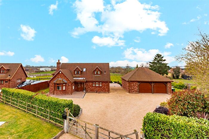 4 Bedroom Chalet For Sale In Steeple Road, Latchingdon, Chelmsford, Essex, CM3