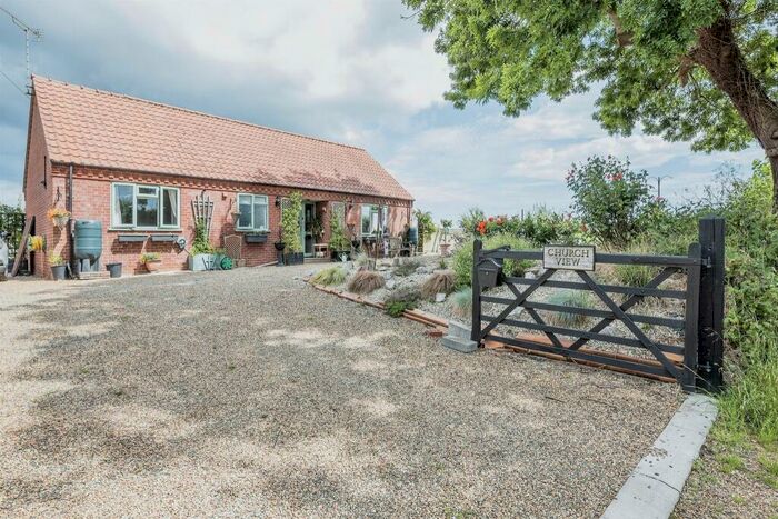 4 Bedroom Detached Bungalow For Sale In Rectory Road, Edingthorpe, North Walsham, NR28