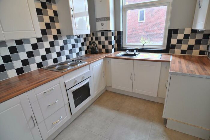 2 Bedroom House To Rent In Midland Road, Royston, S71