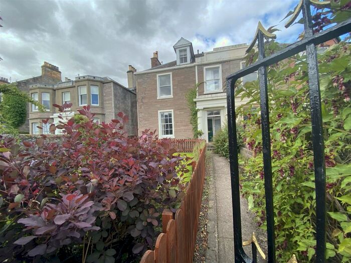 2 Bedroom Maisonette To Rent In King Street, Perth, PH2