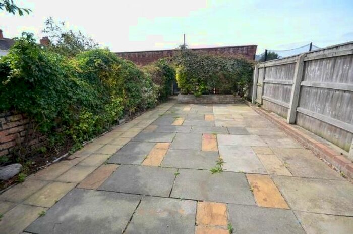 3 Bedroom Terraced House To Rent In Humberstone Road, Grimsby, DN32