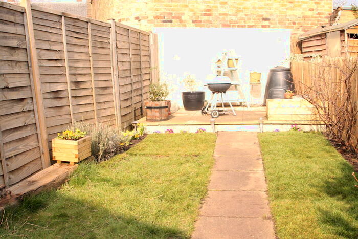 1 Bedroom Ground Flat To Rent In Perry Rise, Forest Hill, SE23