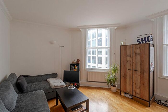 1 Bedroom Apartment To Rent In Bush Lane, Cannon Street, London, EC4R