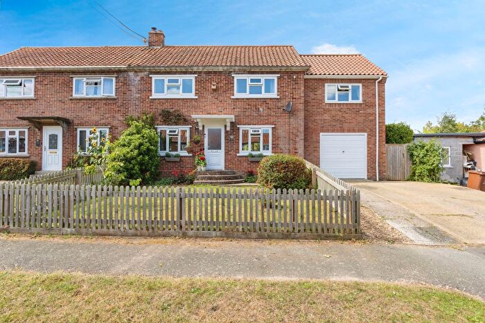 4 Bedroom Semi-Detached House For Sale In School Close, Kenninghall, Norwich, Norfolk, NR16