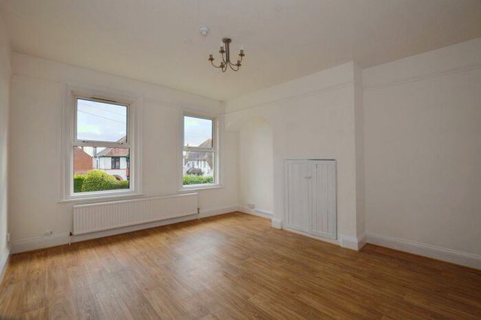 3 Bedroom Flat To Rent In Roman Road, Salisbury, SP2