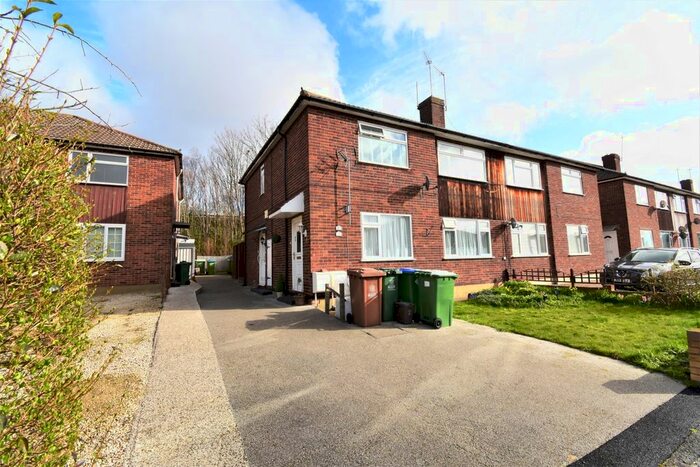 2 Bedroom Maisonette To Rent In Gwillim Close, Sidcup, DA15