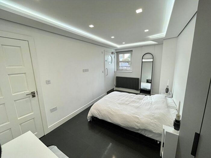 1 Bedroom Flat To Rent In Royal College Street, Camden, NW1