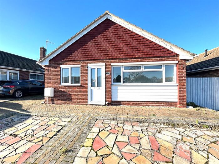 2 Bedroom Detached Bungalow To Rent In Norfolk Avenue, Holland-On-Sea, Clacton-On-Sea, CO15