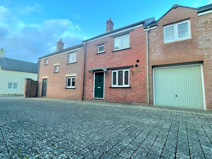 3 Bedroom Terraced House To Rent In Ewden Close, Swindon, SN1