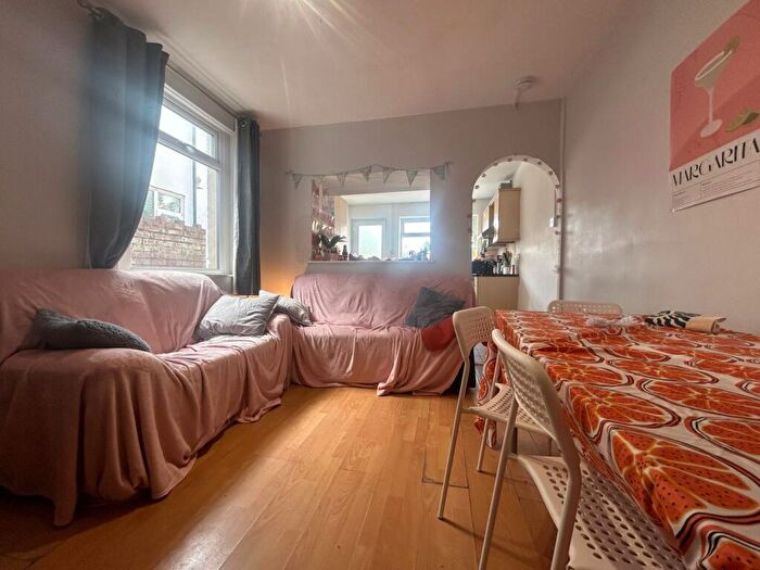 5 Bedroom Terraced House To Rent In Allensbank Road, Heath, CF14