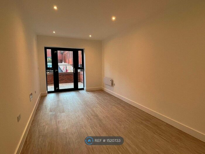 2 Bedroom Flat To Rent In Digbeth Square, Birmingham, B12