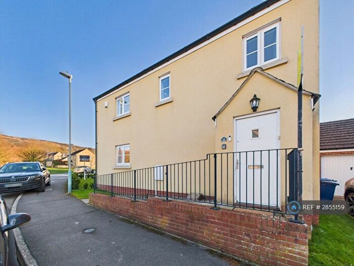 5 Bedroom Semi Detached House To Rent In Desert Orchid Road, Prestbury, Cheltenham, GL52