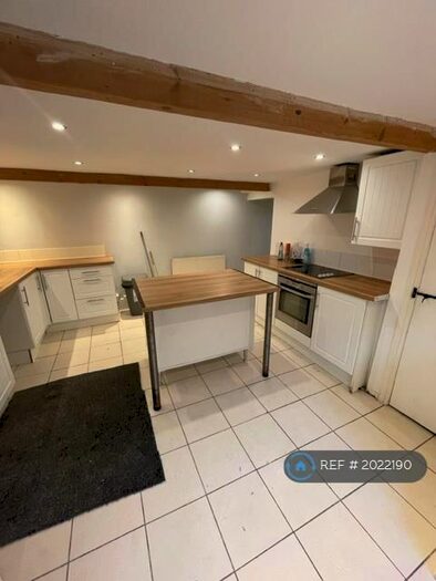 2 Bedroom Terraced House To Rent In Chapel Lane, Moldgreen, Huddersfield, HD5