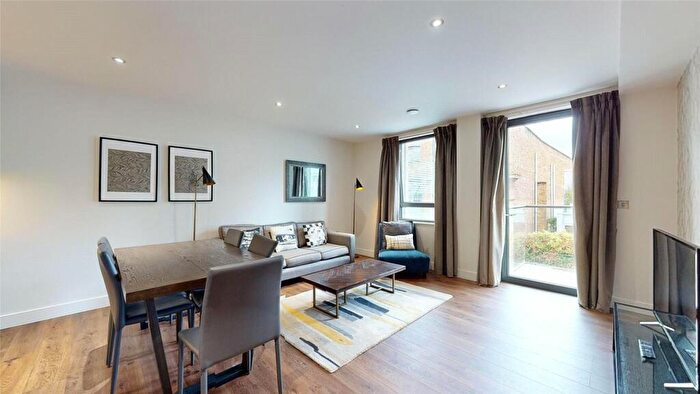 3 Bedroom Apartment To Rent In Back Church Lane, London, E1