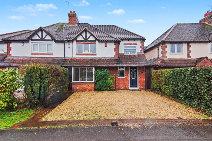 3 Bedroom Semi Detached House For Sale In Kenilworth Road, Balsall Common, CV7