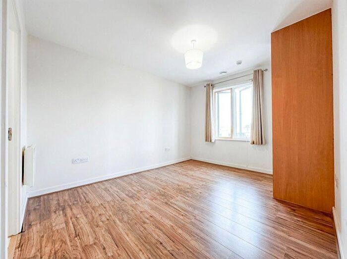2 Bedroom Flat To Rent In Drayton Green Road, London, W13