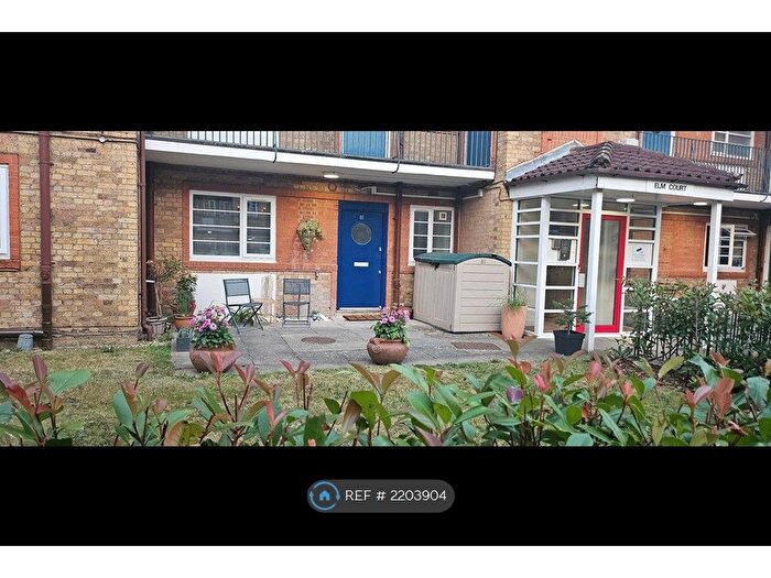 3 Bedroom Flat To Rent In Acorn Walk, London, SE16