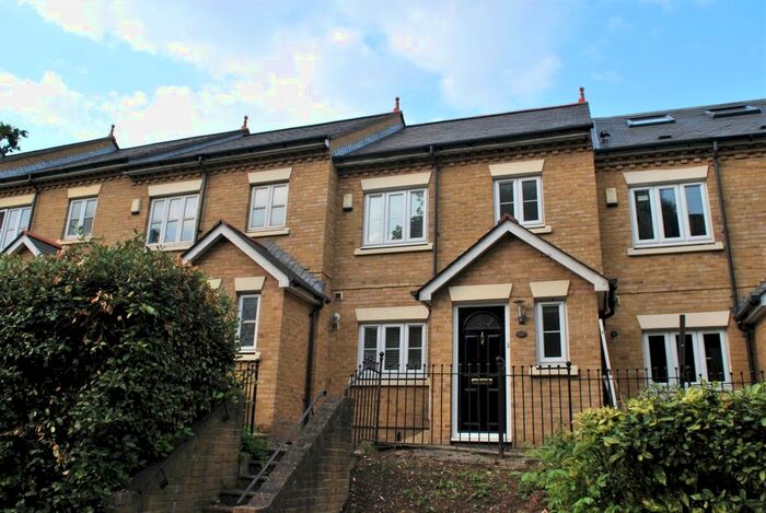 3 Bedroom Terraced House To Rent In Lordship Lane, London, SE22