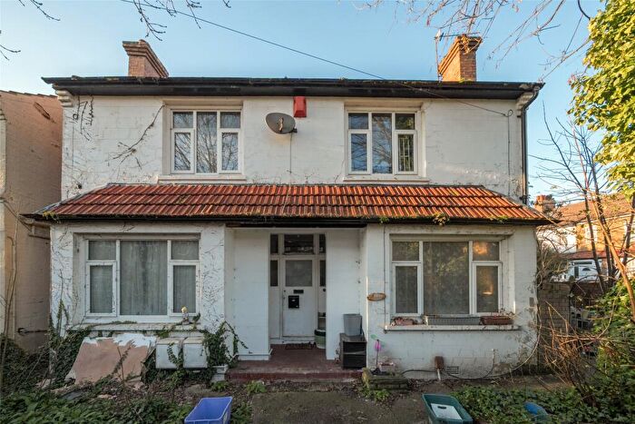 5 Bedroom Detached House For Sale In Love Lane, Mitcham, CR4