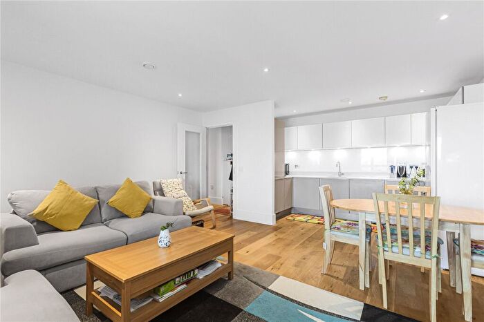 2 Bedroom Apartment To Rent In Holloway Road, Holloway, Islington, London, N7