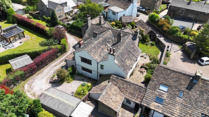 3 Bedroom Cottage For Sale In Towngate, Hipperholme, HX3
