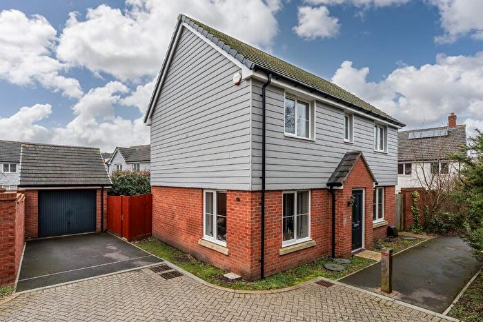 3 Bedroom Detached House For Sale In Bowers Drive, Bursledon, Hampshire, SO31