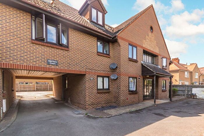 1 Bedroom Flat To Rent In Farm Road, Esher, KT10