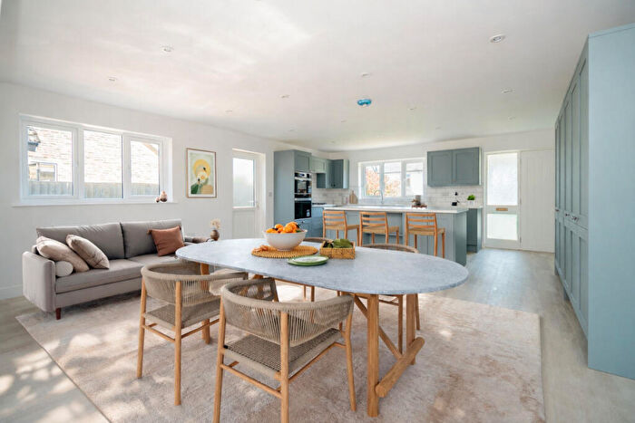 4 Bedroom Detached House For Sale In Water Stratford Road, Tingewick, Buckingham, MK18