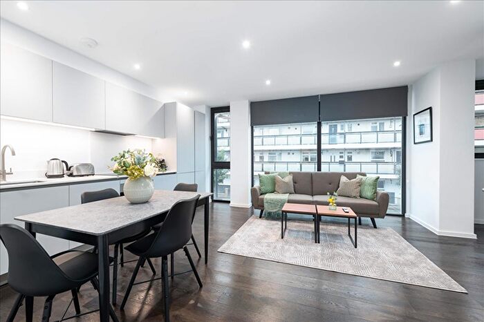 2 Bedroom Apartment To Rent In Regan Way, Hoxton, London, N1